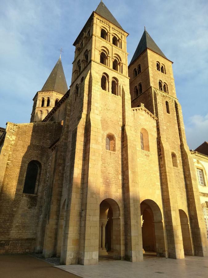 Joli F1 Au Coeur De Paray-le-Monial